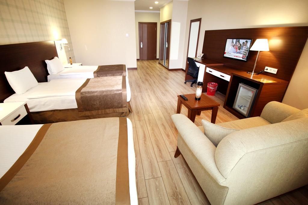Boss Hotel Sincan Exterior foto